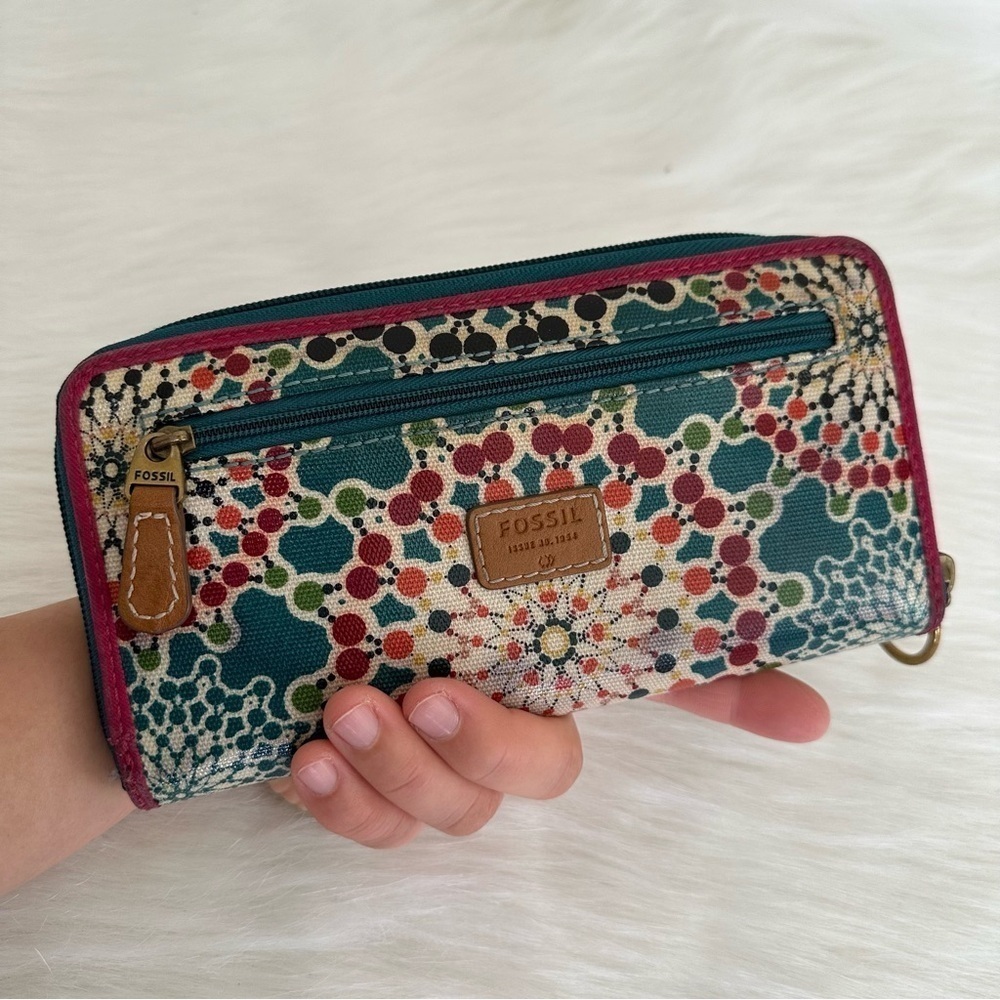 Fossil 1954 Boho Geometric Coated Canvas Full Zip Wallet